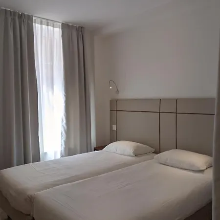 Apartahotel Share *